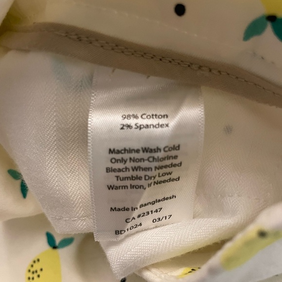 WOT Talbots The perfect Short Lemon Blossom print Lemon Print Shorts Size 10 - Picture 5 of 5